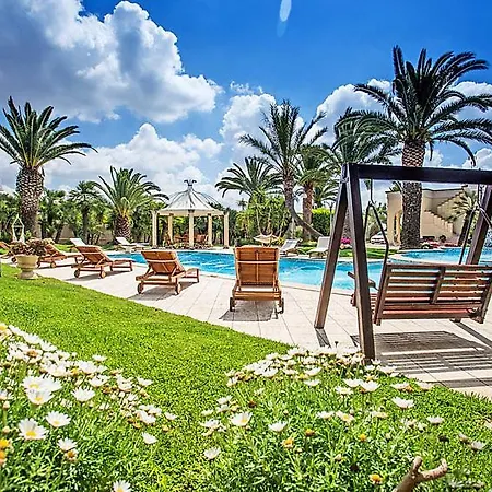 Sleeps 9 Pool Air Con Wifi Ferienhaus