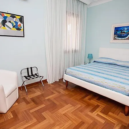 Sleeps 9 Pool Air Con Wifi * Nardò